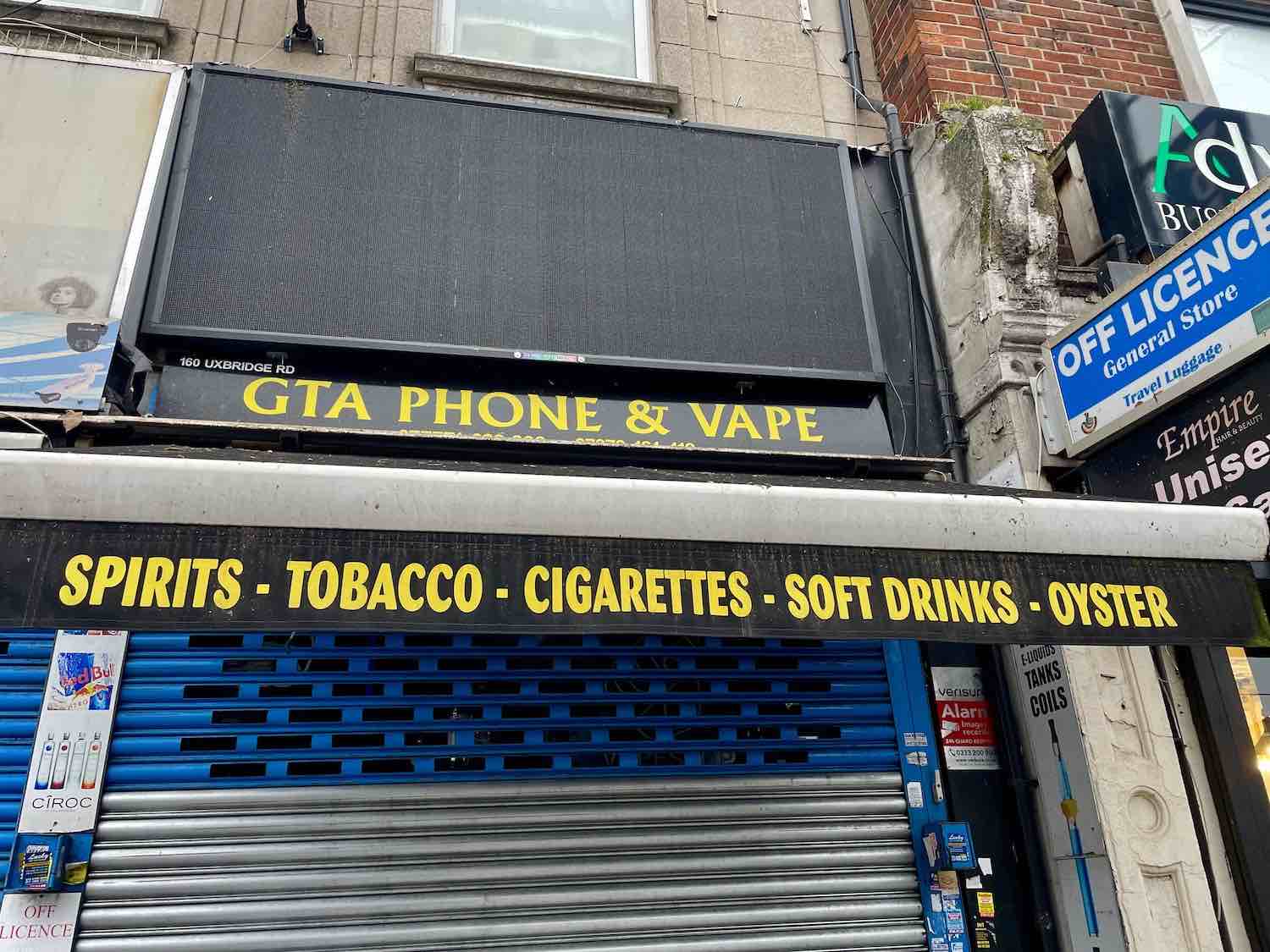 wie viele züge dürfen vapes in deutschland haben Vape shop catches fire in east London | London Evening Standard main image 1